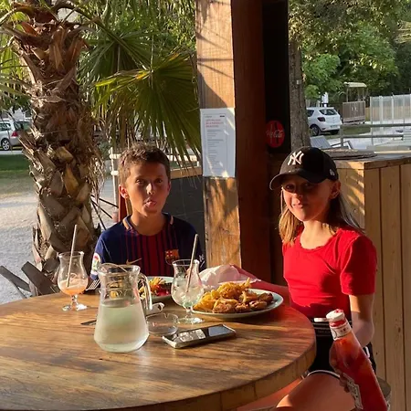Mobil-home 4 Pers Avec Terrasse - - Api-1-52-1618 Kamp alanı *